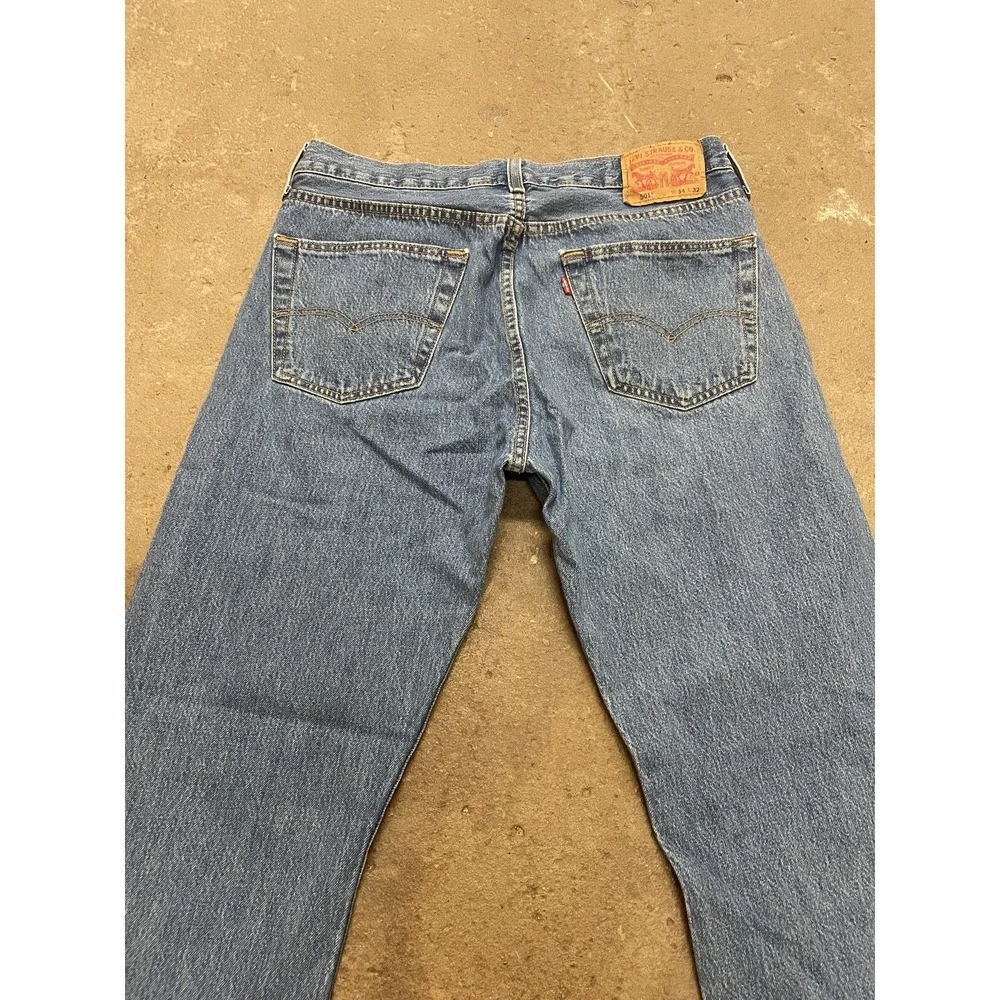 Levis 501 Jeans‎ Mens 34x31 Medium Blue Denim Regular Straight Leg Button Fly